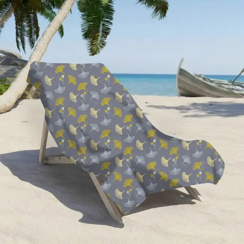 Strandtuch mit botanischem Ginkgoblatt