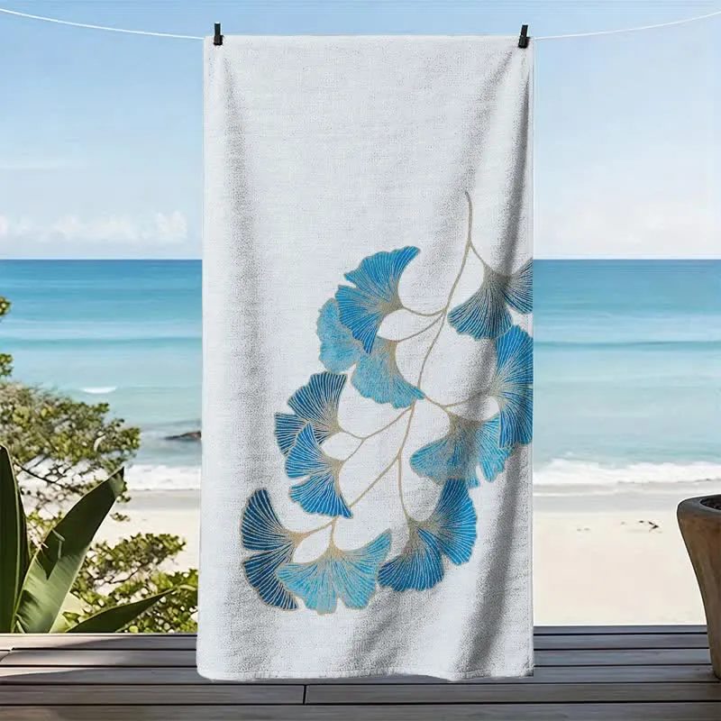 Elegantes Strandtuch mit blauem Ginkgoblatt