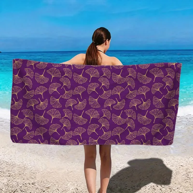 Strandtuch mit Linienzeichnung eines Ginkgoblattes