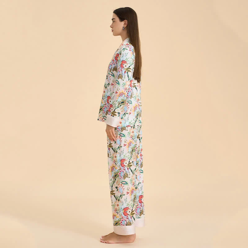 Pyjama-Set im tropischen Blumenstil