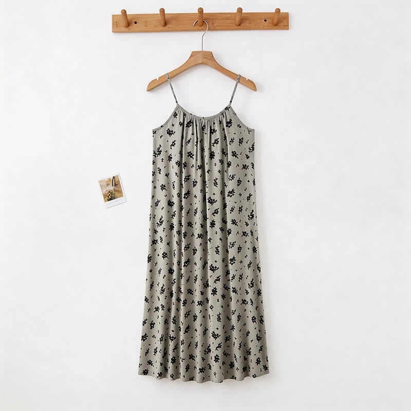 Vintage-Nachthemd mit Blumenmuster und Blättern