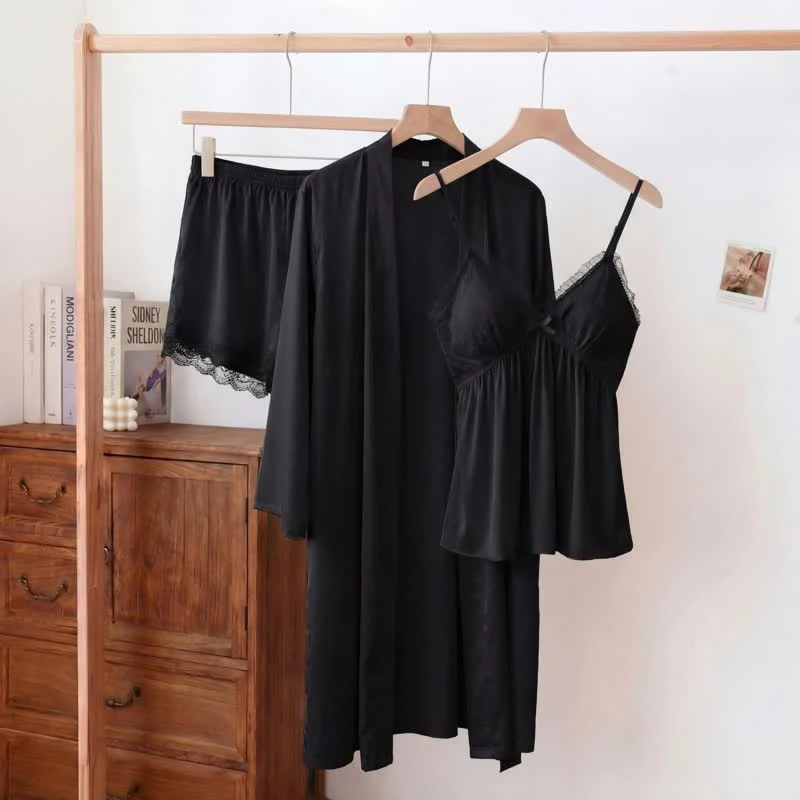 Elegantes Loungewear-Set mit Spitzenbesatz