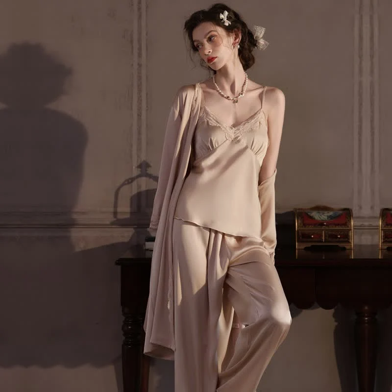Elegantes Loungewear-Set mit seidigem Spitzenbesatz (3-teilig)