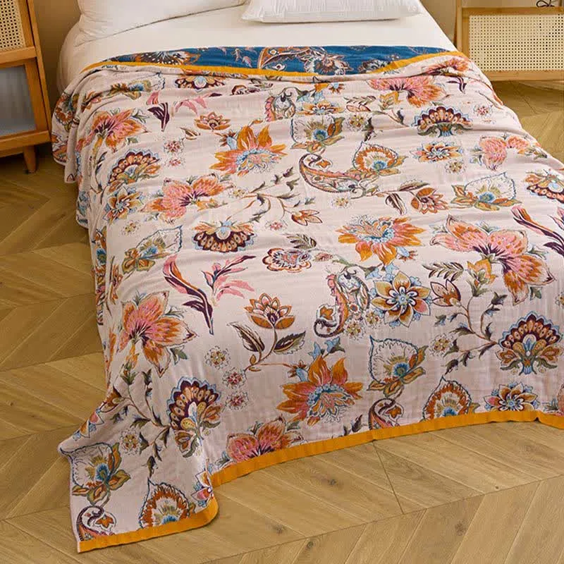 Steppdecke aus reiner Baumwolle mit blühendem Blumenmuster