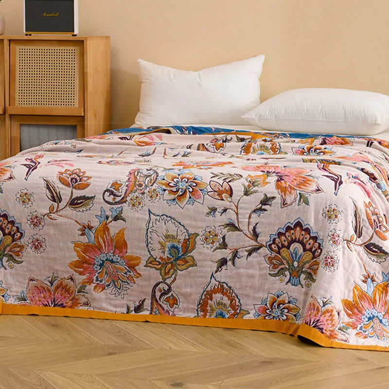 Steppdecke aus reiner Baumwolle mit blühendem Blumenmuster