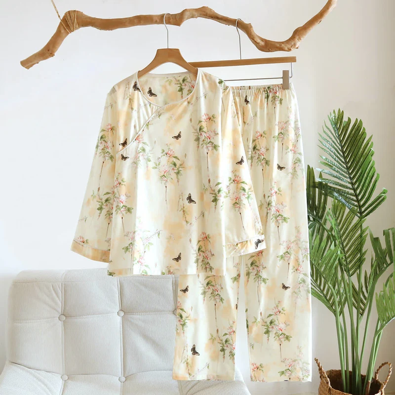 Orientalischer Baumwoll-Pyjama-Set mit Blumenmuster und Schmetterlingen
