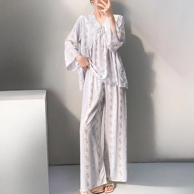 Pyjama-Set mit Blumenmuster und Schleife, V-Ausschnitt und Spitzenbesatz