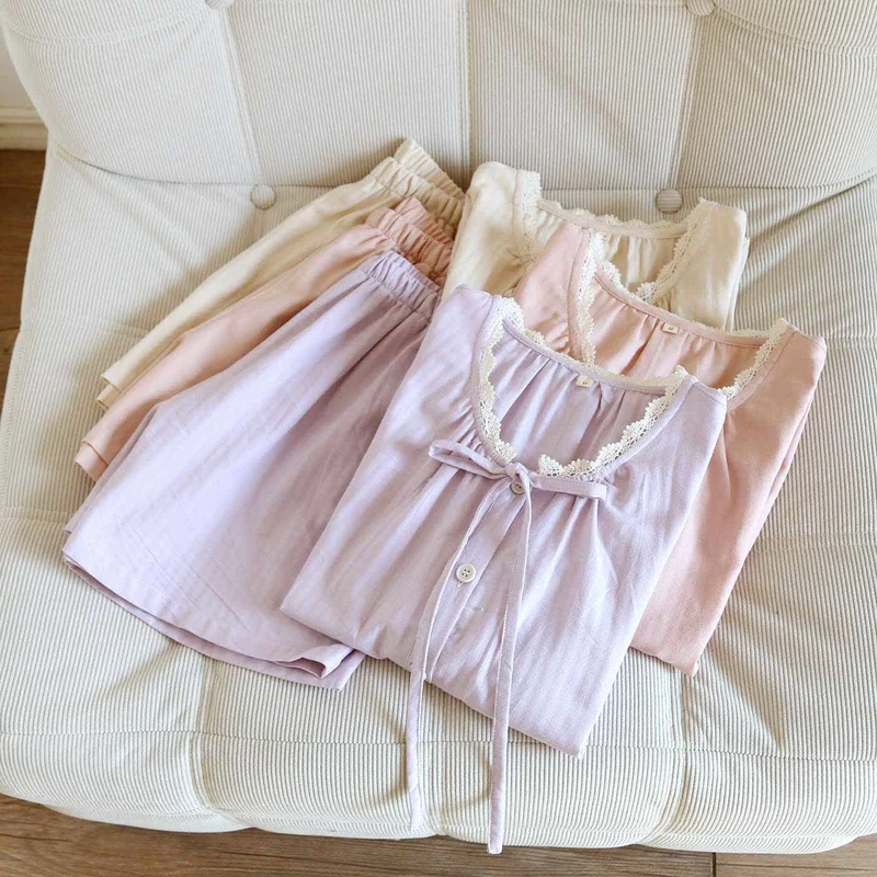 Kurzes Pyjama-Set in Unifarbe mit Spitzenbesatz