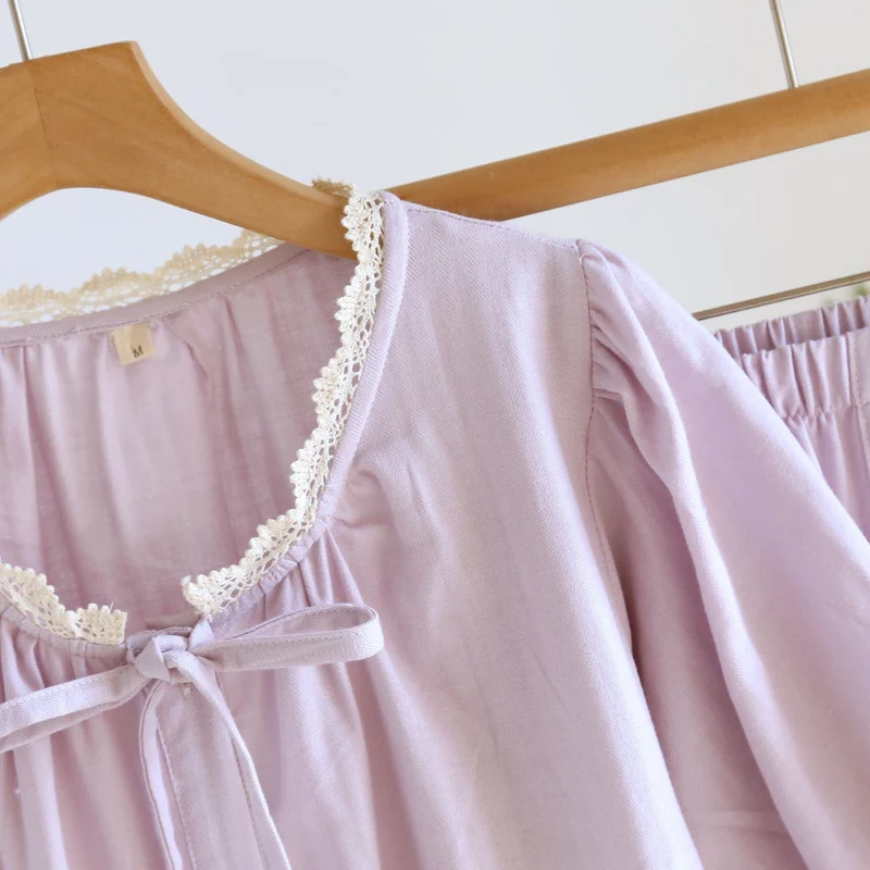 Kurzes Pyjama-Set in Unifarbe mit Spitzenbesatz