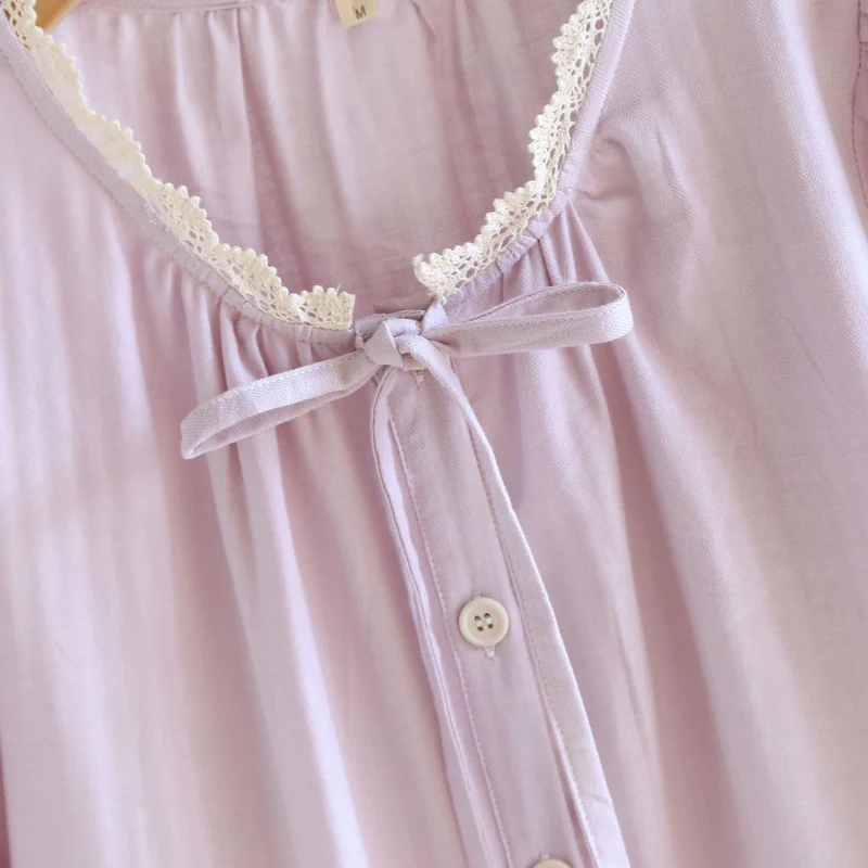 Kurzes Pyjama-Set in Unifarbe mit Spitzenbesatz