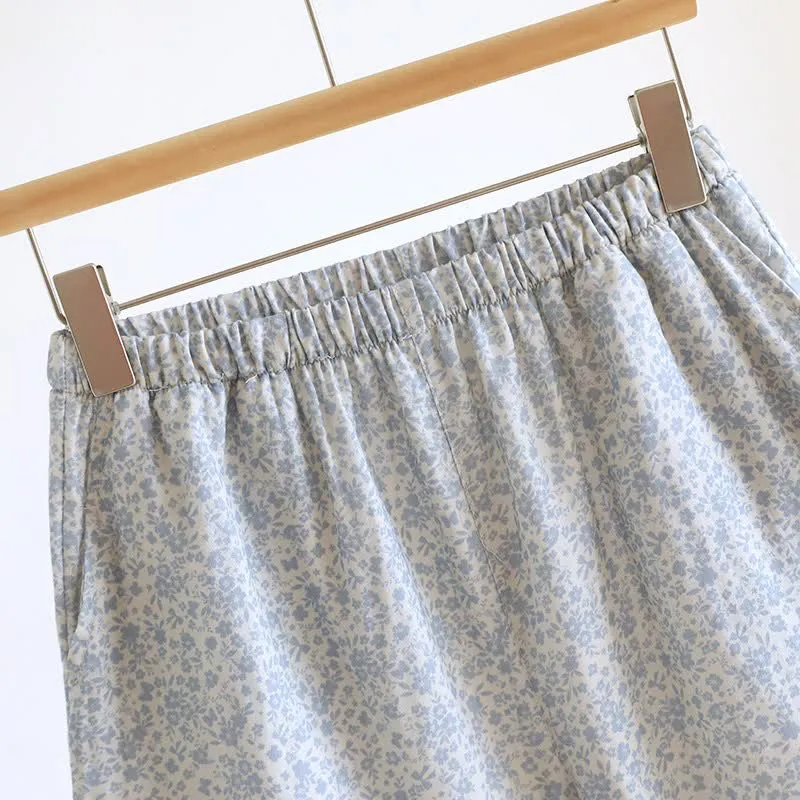 Pyjama-Set aus Baumwoll-Tanktop und Shorts mit kleinem Blumenmuster