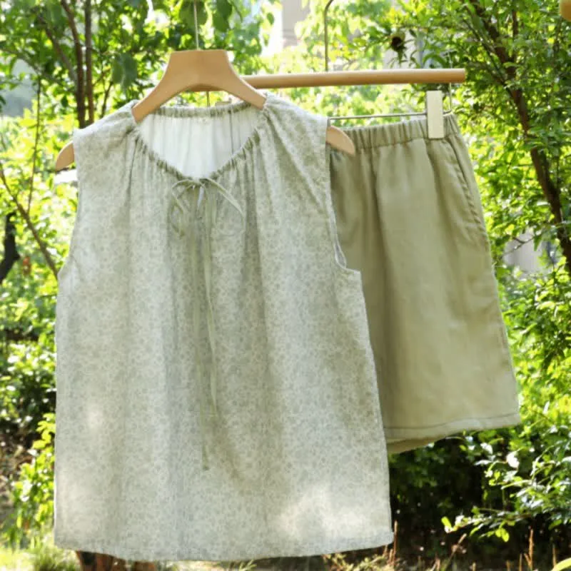 Pyjama-Set aus Baumwoll-Tanktop und Shorts mit kleinem Blumenmuster
