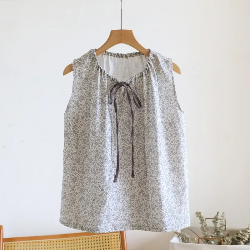 Pyjama-Set aus Baumwoll-Tanktop und Shorts mit kleinem Blumenmuster