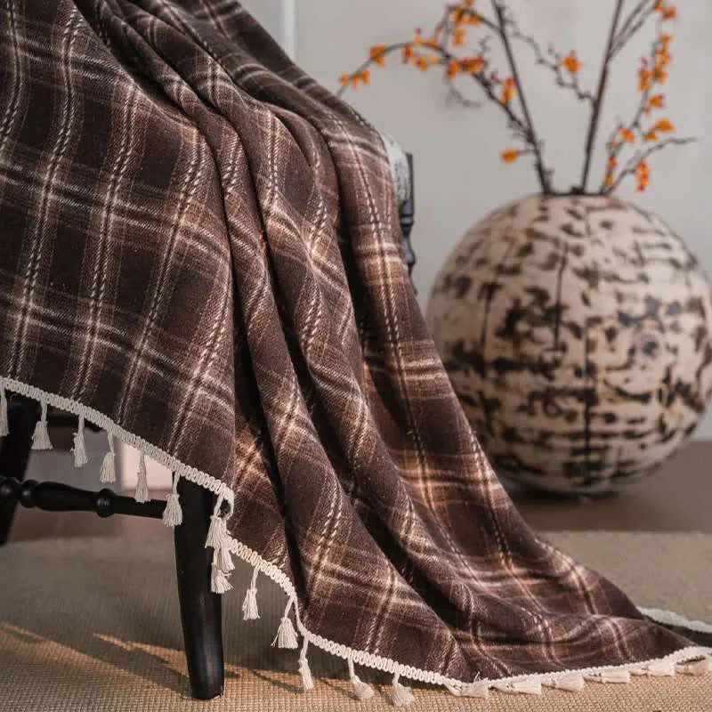 Vorhang im Vintage-Stil mit Karomuster und Quasten