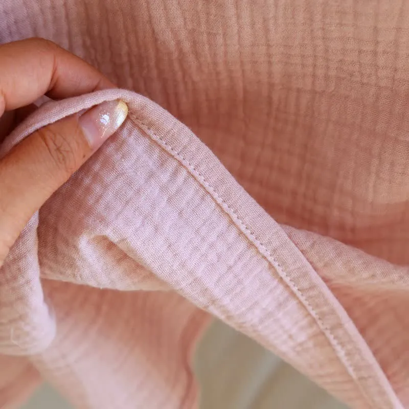 Minimalistisches Nachthemd aus Baumwollgaze im orientalischen Stil
