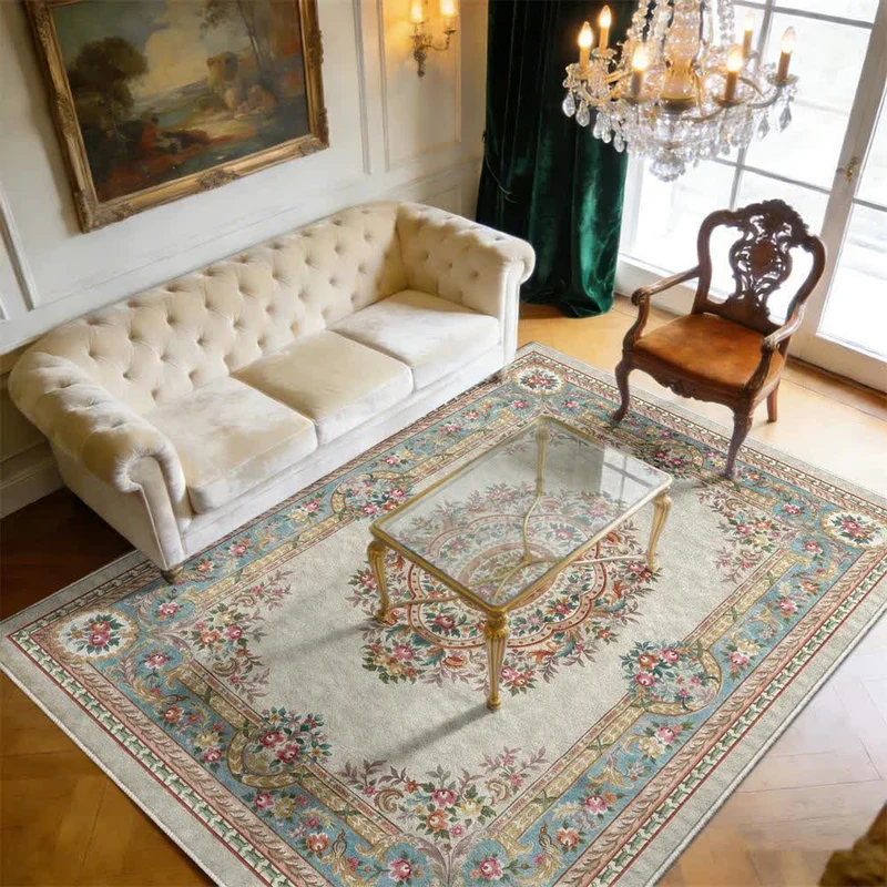 Eleganter Teppich im französischen Schlossstil mit Blumenmuster