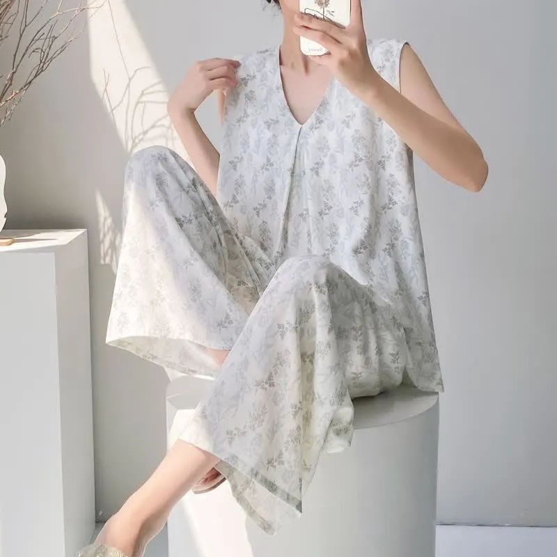 Elegantes Pyjama-Set mit Blättermuster: Tanktop und Hose