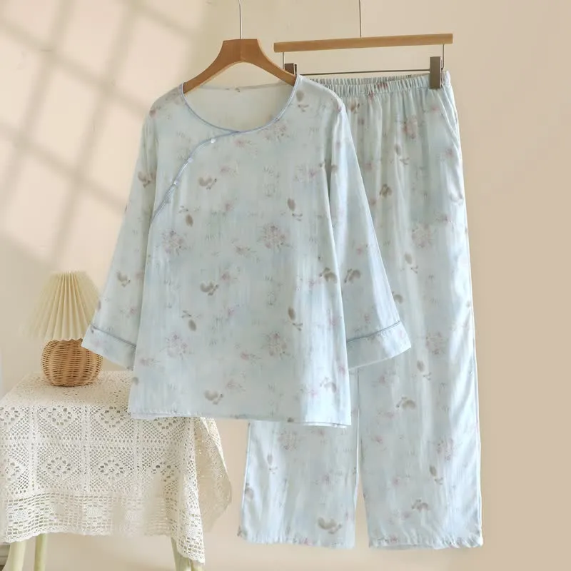 Elegantes Pyjama-Set aus Baumwollgaze mit Hasen- und Blumenmuster