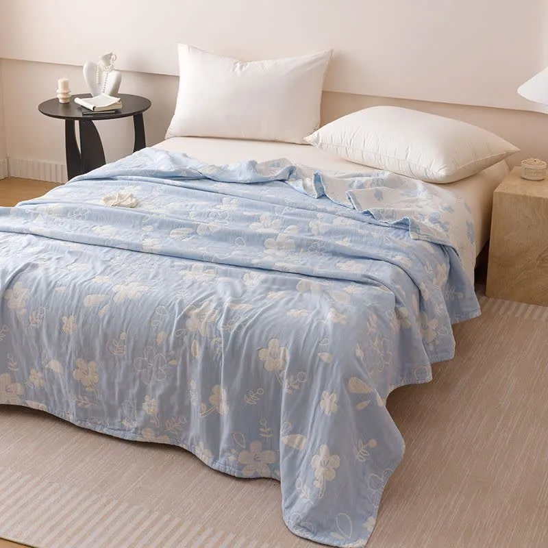 Elegante, dreilagige Baumwoll-Gaze-Steppdecke mit floralem Jacquardmuster