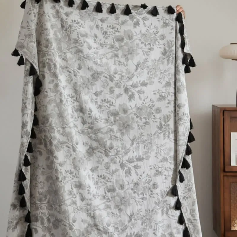 Sofadecke aus Baumwoll-Leinen-Mischgewebe mit dezentem Blumenmuster und Jacquard-Print