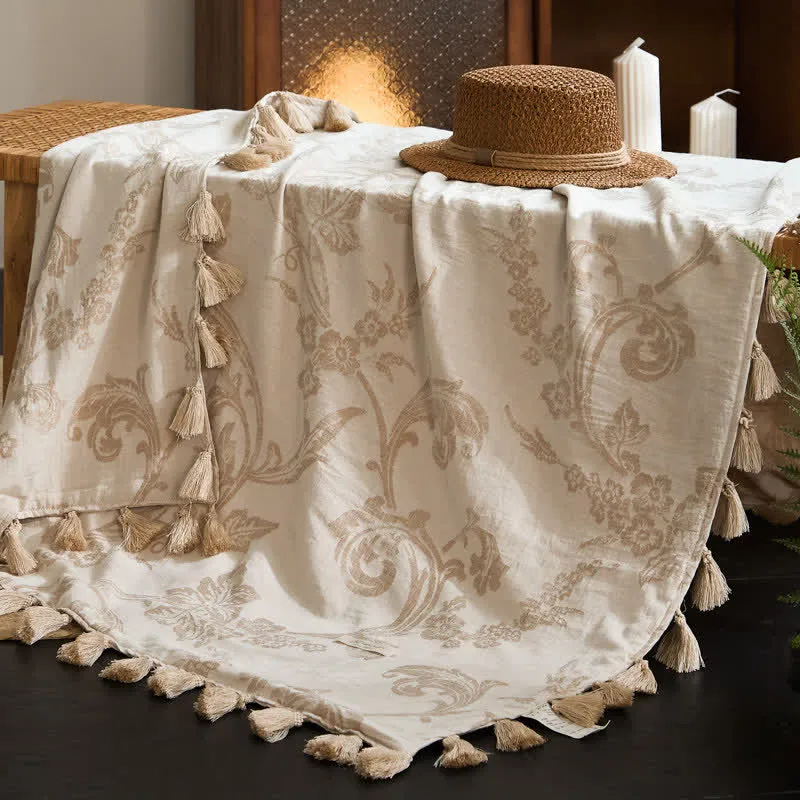 Elegante Sofadecke aus Baumwoll-Leinen-Mischgewebe mit floralem Jacquardmuster