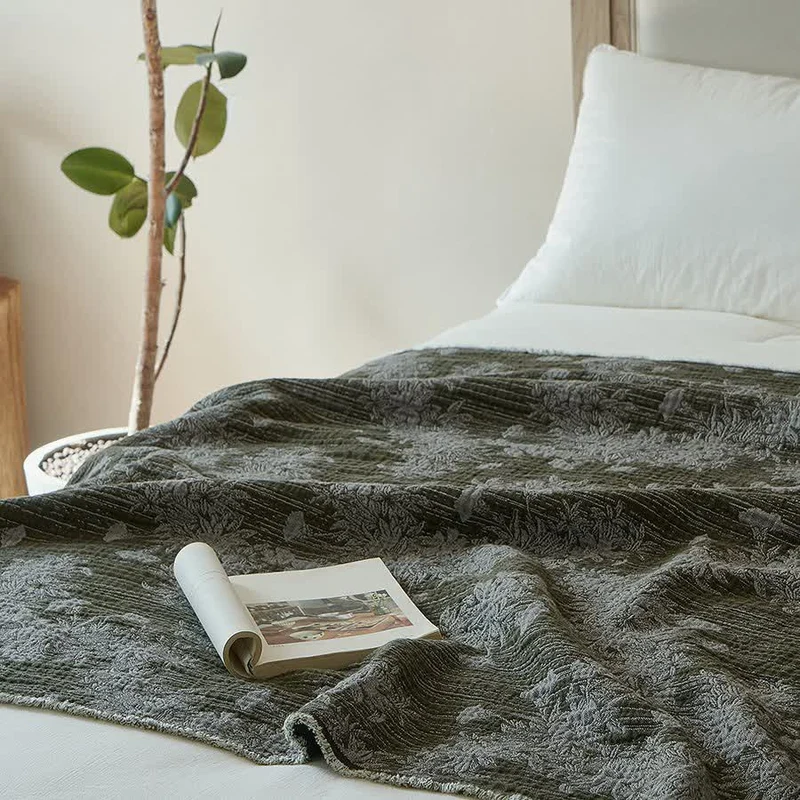 Vintage-Decke aus reiner Baumwolle mit Blumenmuster und Quasten