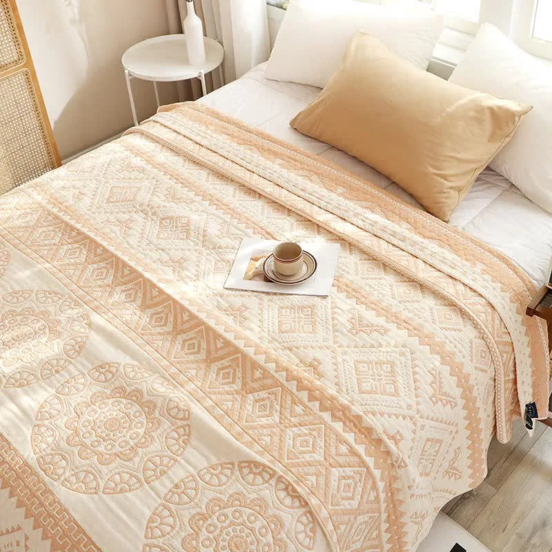 Beige Baumwollgaze-Steppdecke mit geometrischem Muster