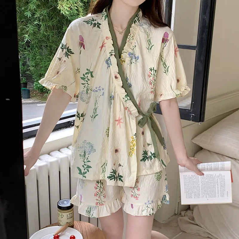 Hortensien-Pyjama mit Rüschenärmeln