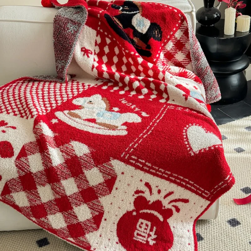 Festliche rot-weiße Patchwork-Wohndecke