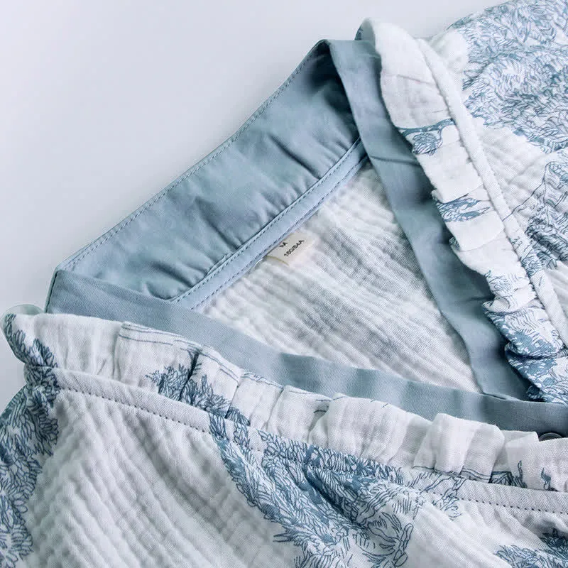 Loungewear-Set mit Rüschenkragen und Landschaftsmotiv
