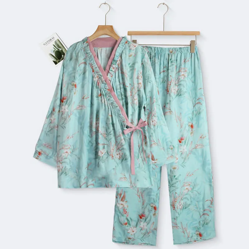 Loungewear aus Baumwolle mit orientalischem Blumenmuster und Rüschenkragen