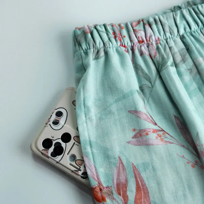 Loungewear aus Baumwolle mit orientalischem Blumenmuster und Rüschenkragen
