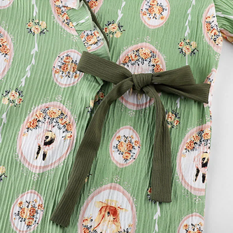 Nachthemd im Kimono-Stil mit Medaillon-Blumenmuster und Rüschen