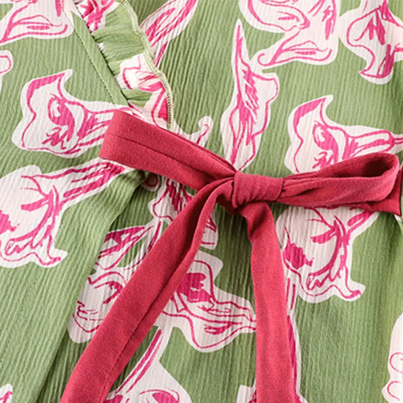 Künstlerisches, florales Kimono-Nachthemd mit Rüschen