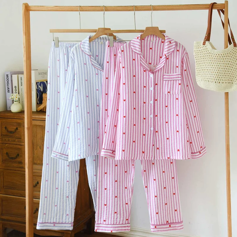 Pyjama-Set aus Baumwollgaze mit Streifen und Herzmuster