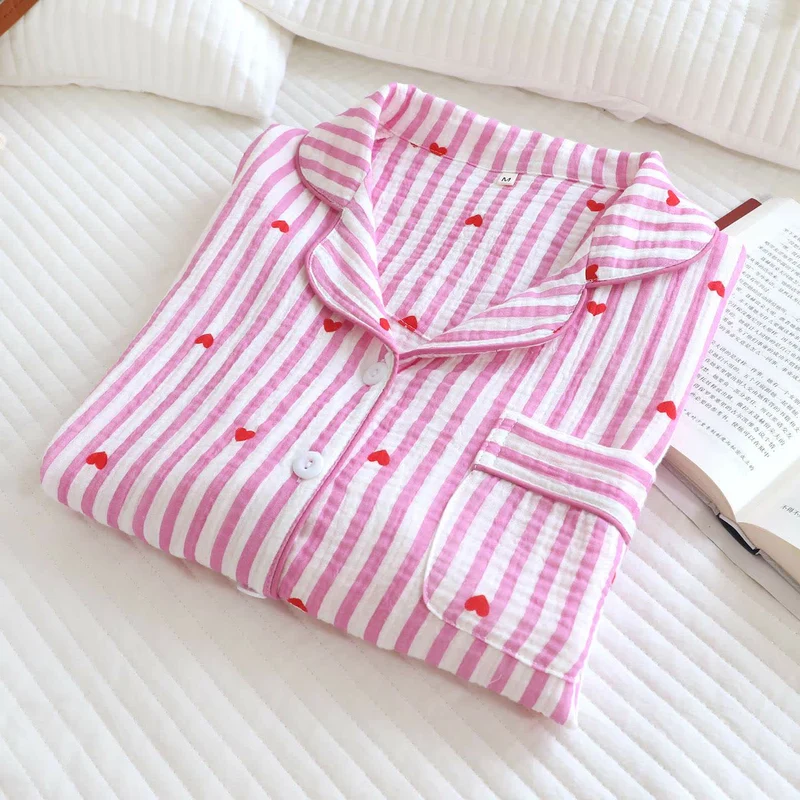 Pyjama-Set aus Baumwollgaze mit Streifen und Herzmuster
