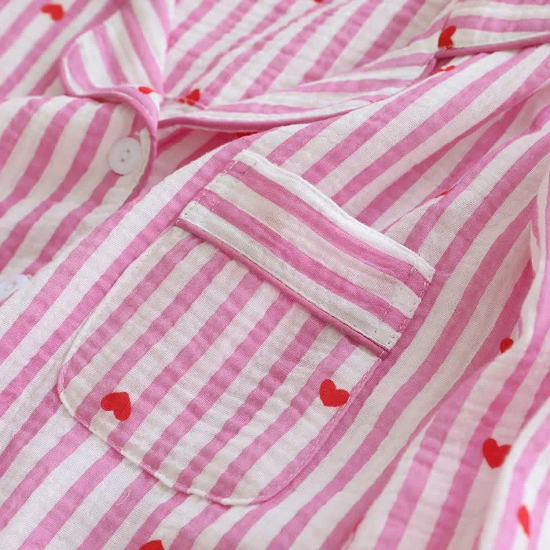 Pyjama-Set aus Baumwollgaze mit Streifen und Herzmuster