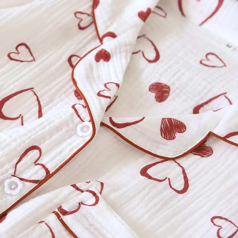 Pyjama-Set aus Baumwollgaze mit Herzchenmuster