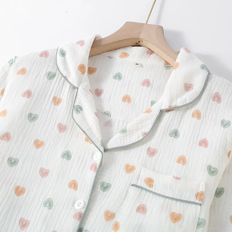 Buntes Herz-Pyjama-Set aus Baumwollgaze
