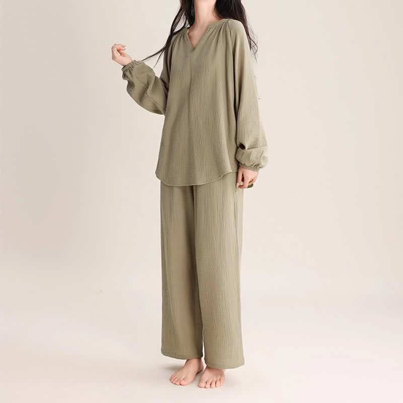 Minimalistisches Loungewear-Set aus Baumwolle mit V-Ausschnitt