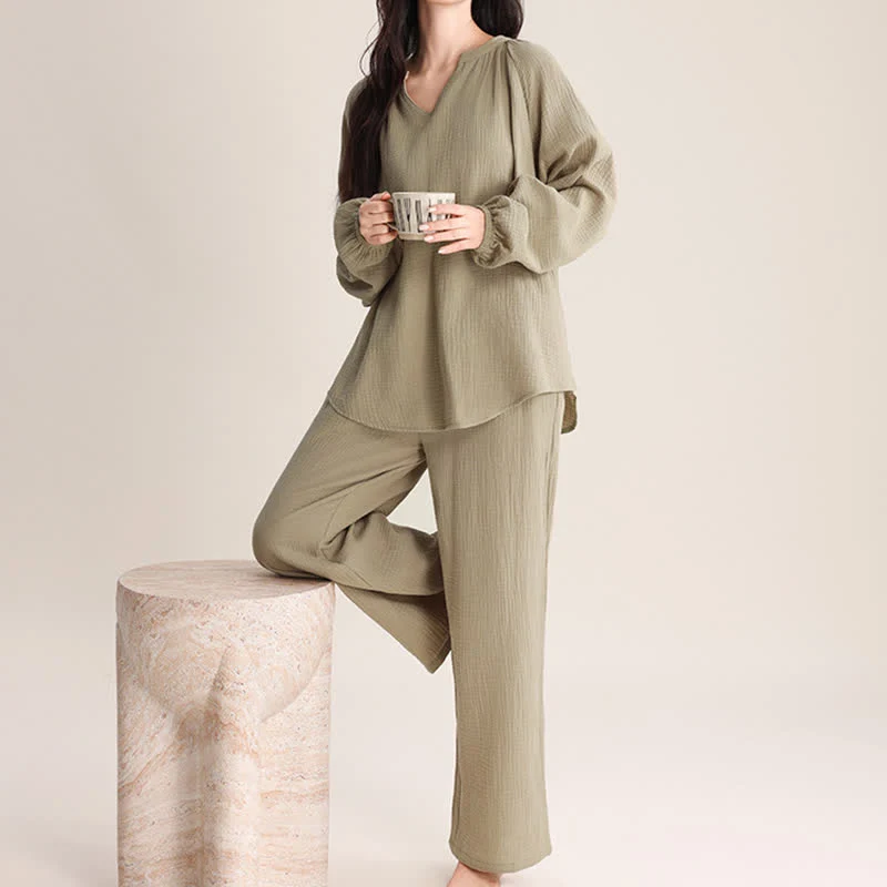 Minimalistisches Loungewear-Set aus Baumwolle mit V-Ausschnitt
