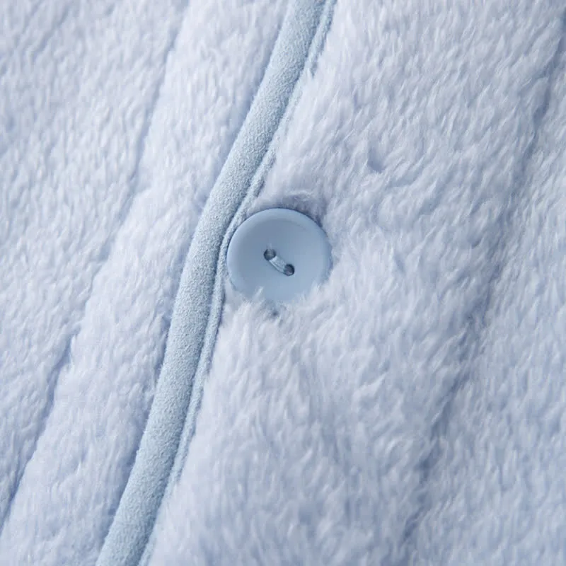Kinder-Loungewear-Set aus Plüsch mit einfarbigen Knöpfen