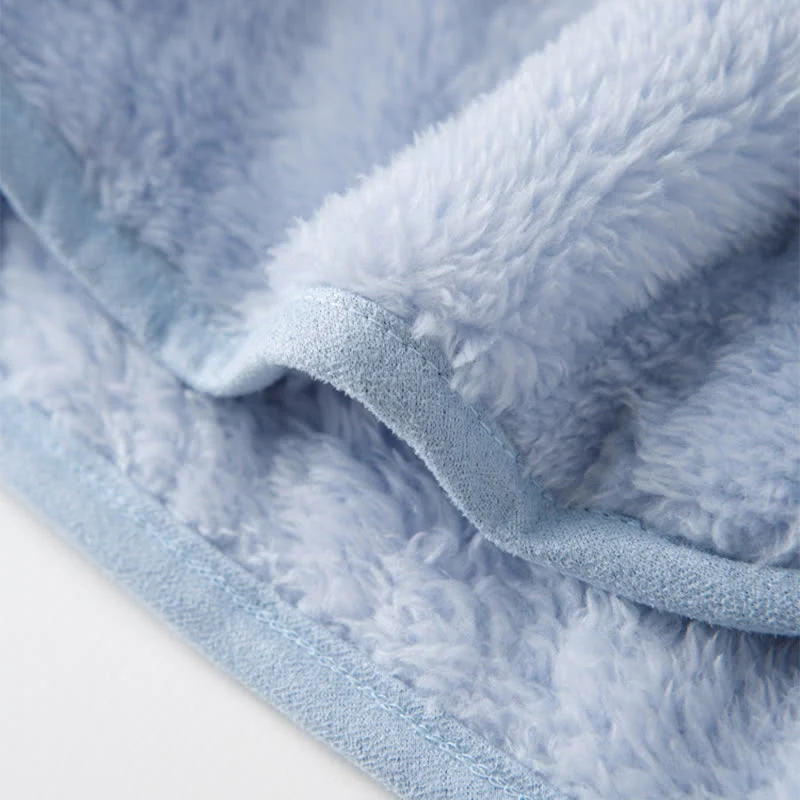 Kinder-Loungewear-Set aus Plüsch mit einfarbigen Knöpfen