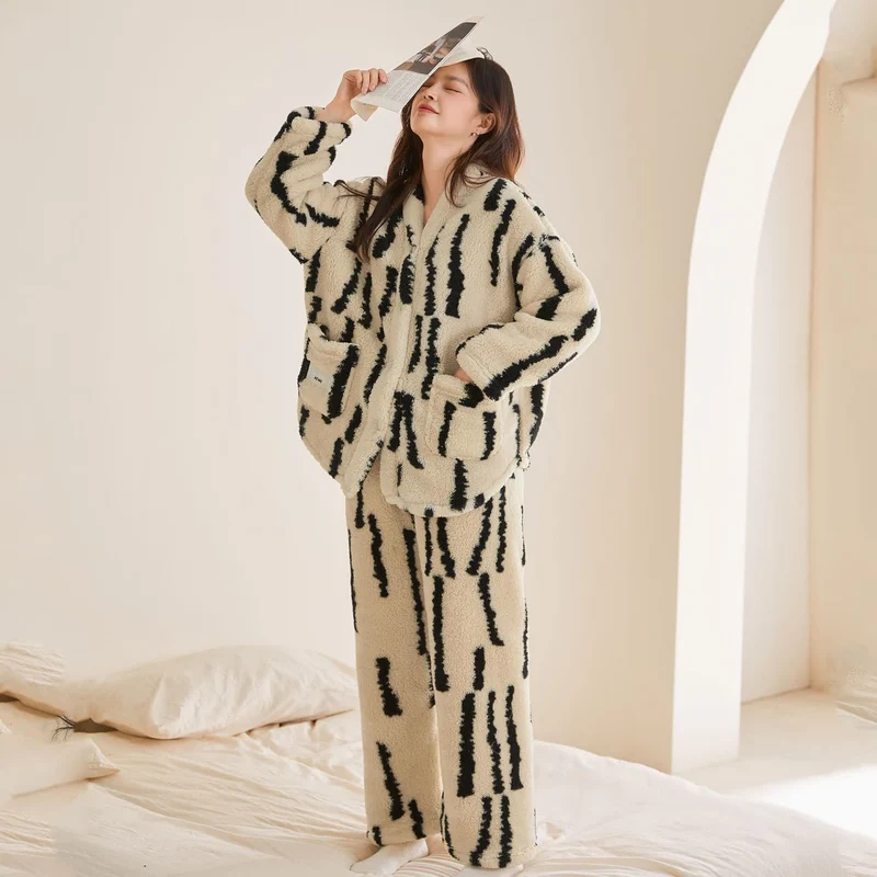 Ownkoti Fleece-Loungewear-Set mit vertikalen Streifen