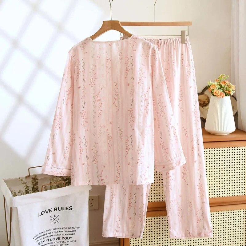 Ownkoti Orientalisch inspirierte gestreifte Loungewear aus Baumwolle mit Blumenmuster