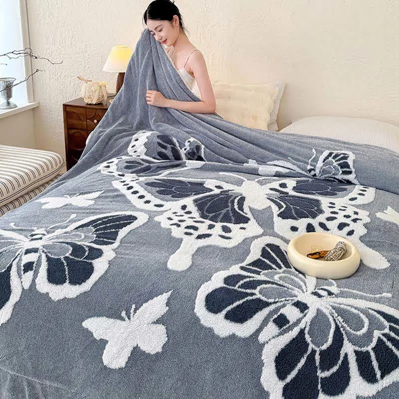 Ownkoti – Plüschdecke mit Schmetterlingsprägung im Natur-Stil
