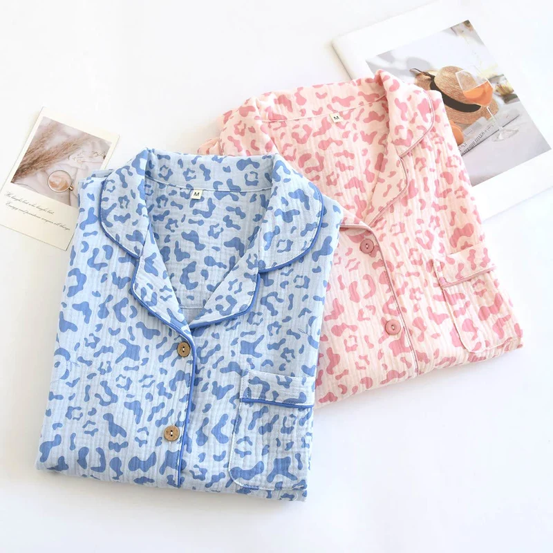 Loungewear-Set aus Baumwolle mit Leopardenmuster in sanften Farbtönen
