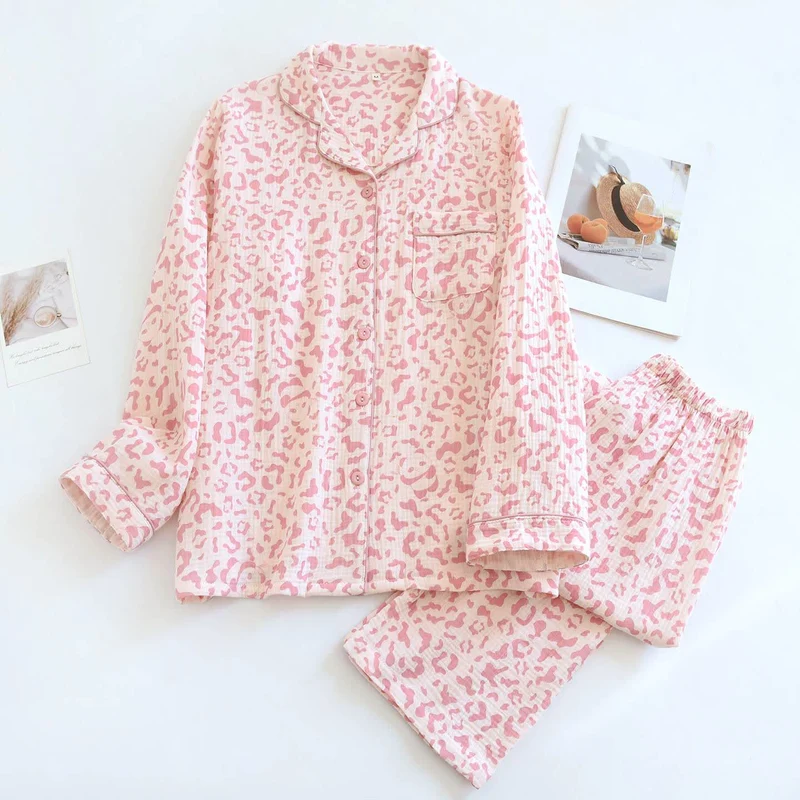 Loungewear-Set aus Baumwolle mit Leopardenmuster in sanften Farbtönen