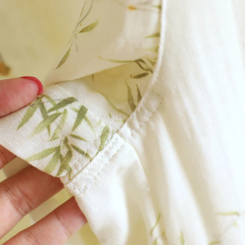 Ownkoti Orientalisch inspirierte Loungewear aus Bambus-Baumwolle mit Schmetterlingsmotiv