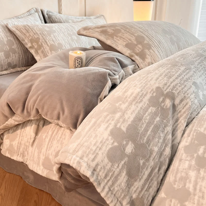 Kuscheliges, dickes Bettwäscheset aus geprägtem Fleece (4-teilig)